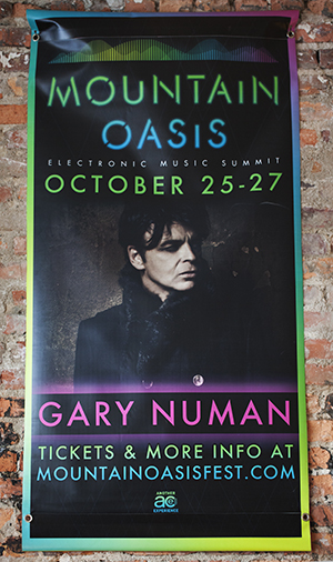 Gary Numan close